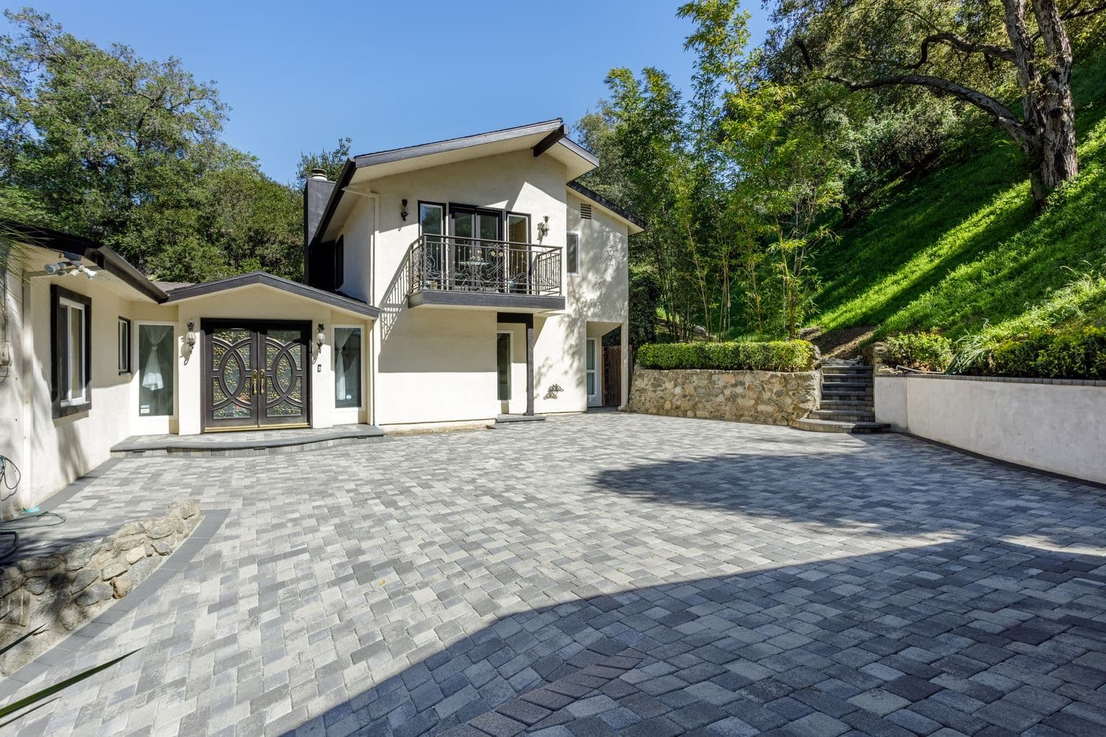 Modern paver driveway with charcoal border