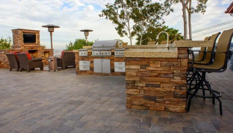 Fire Pits & BBQ